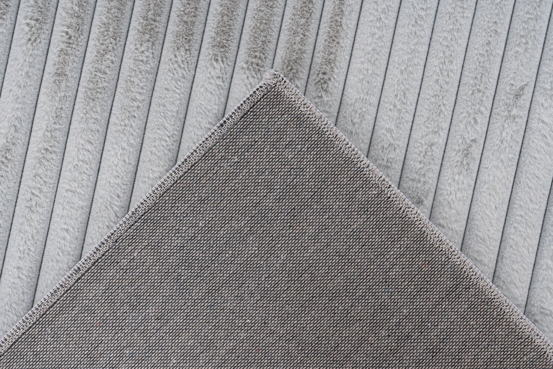 Kusový koberec 80x150 PLUSH-sivý - obrázok 4