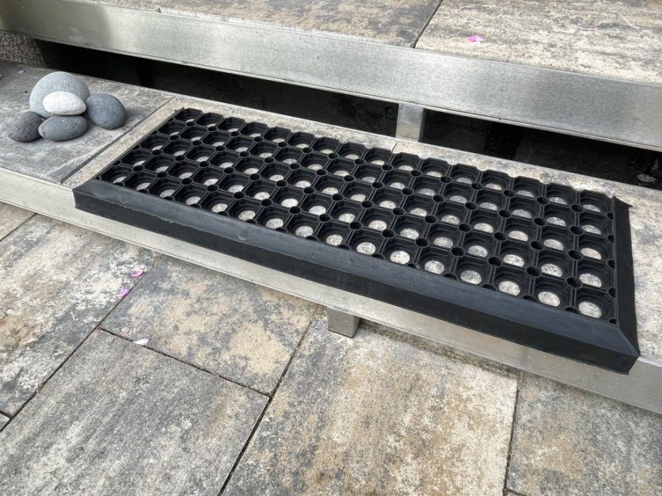 Gumový nášľap na schody Compos – 22 × 75 cm - obrázok 2