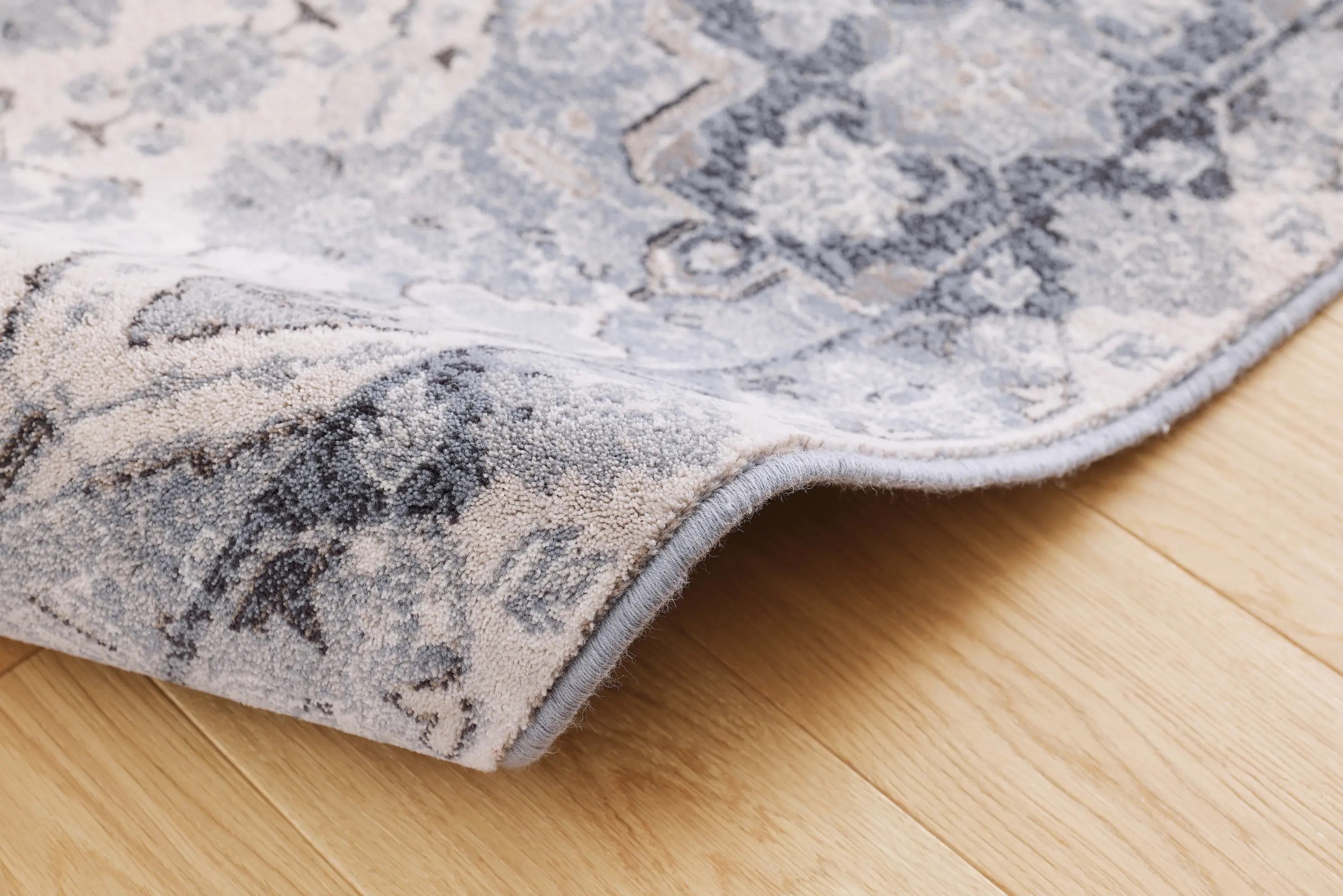 Koberec Moon Torino Silver- posledný kus – luxusný vlnený 240 × 340 cm - obrázok 3
